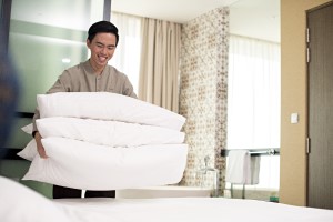 <p>Mantenendo elevati standard di pulizia nelle camere e nelle aree comuni, il reparto Housekeeping è l'ambasciatore del marchio dell'hotel, rendendo realtà le aspettative.</p>